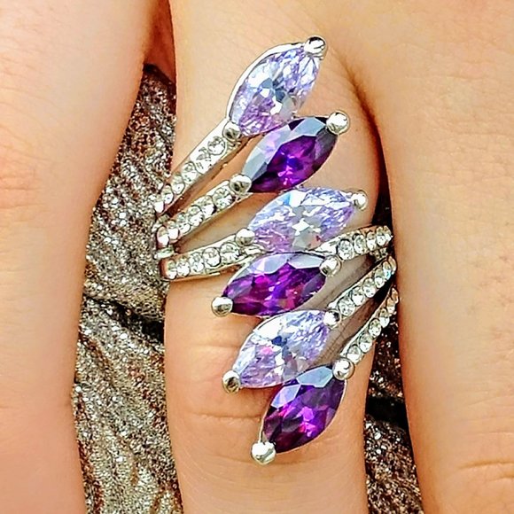 The Girl With Kaleidoscope Eyes Jewelry - Shades of Purple Marquise Ring